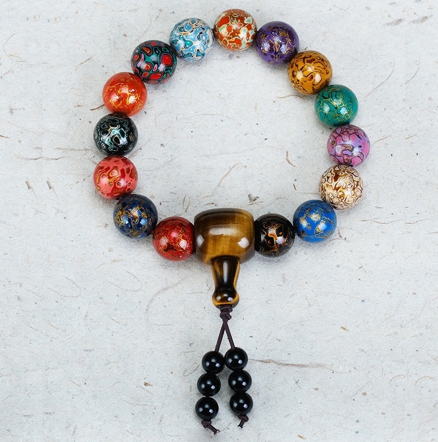 Lacquer beads bracelets