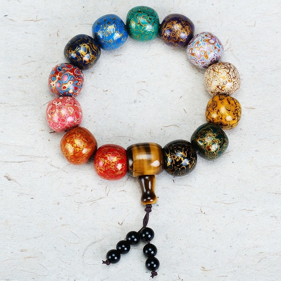 Lacquer beads bracelets