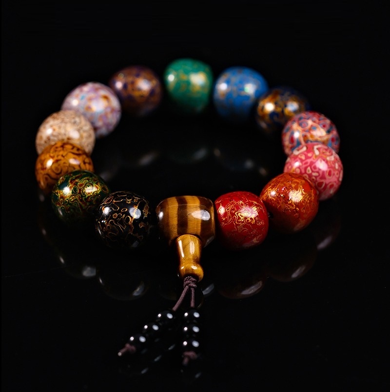 Lacquer beads bracelets