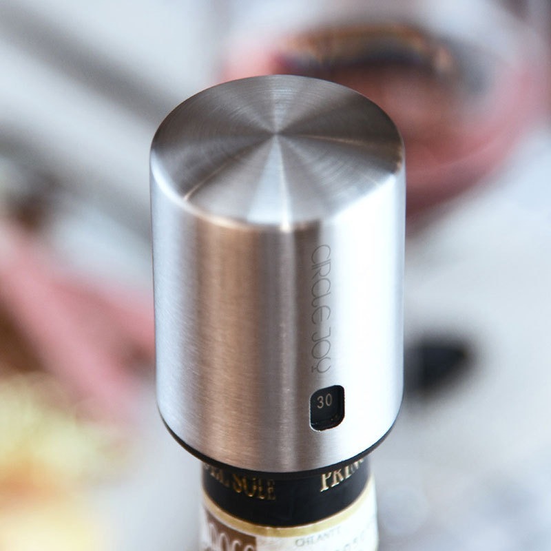 Memory wine vacuum stopper