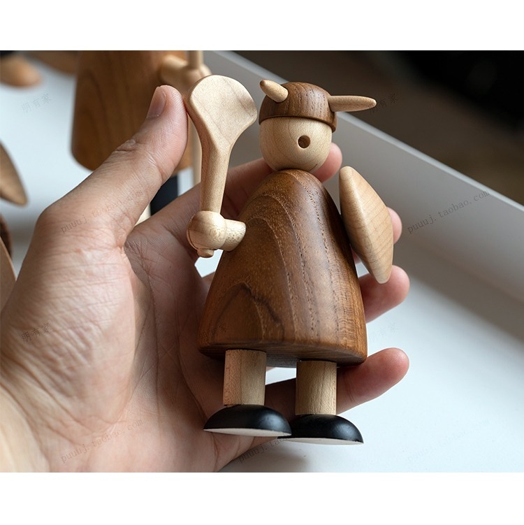Creative wood ornament Virgin