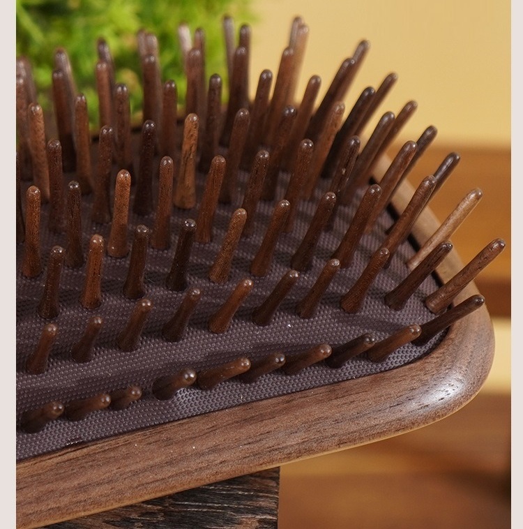 Air cushion hair brush