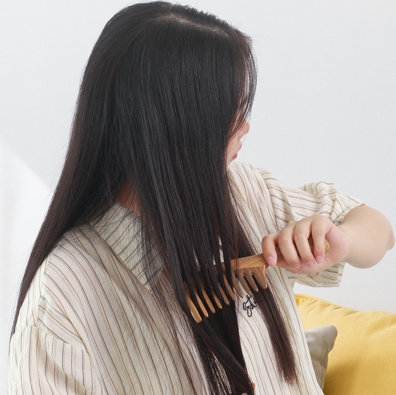 Smooth hair brush