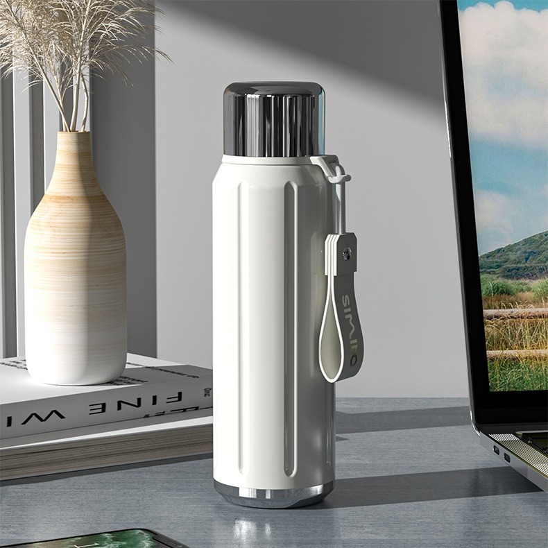 Travel insulated bottle