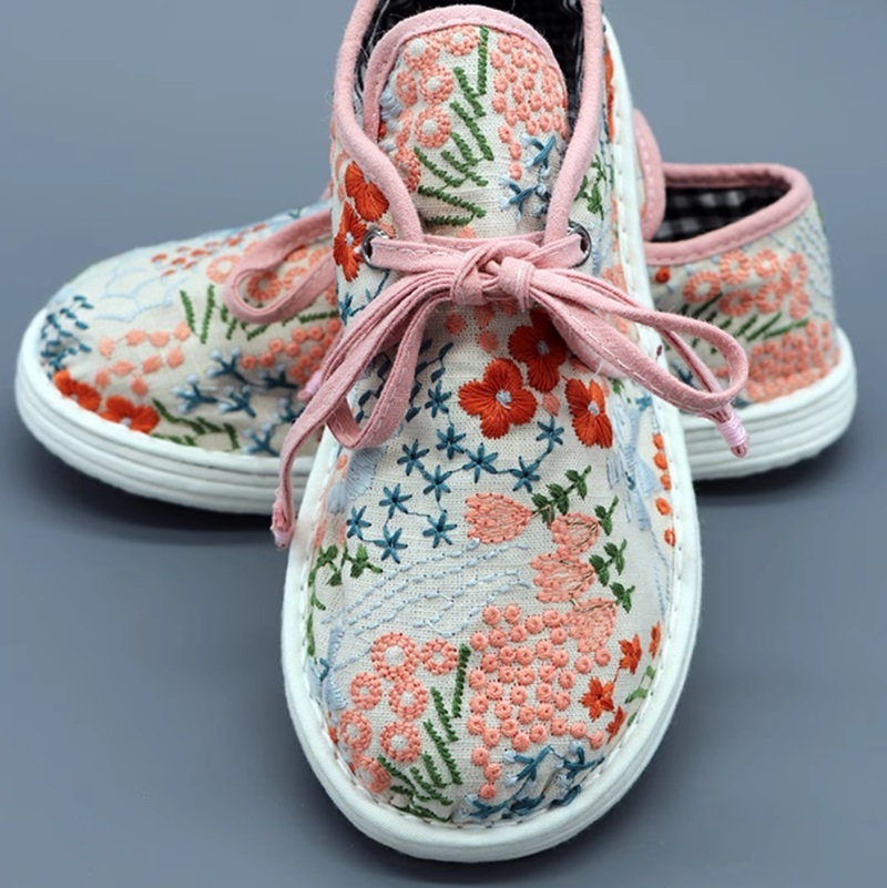 Chinese handmade fabric shoes