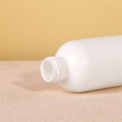 Plastic White Lotion Bottle Wholesale 100ml Empty HDPE Packaging with Pump For Shampoo Lotion Cosmetic