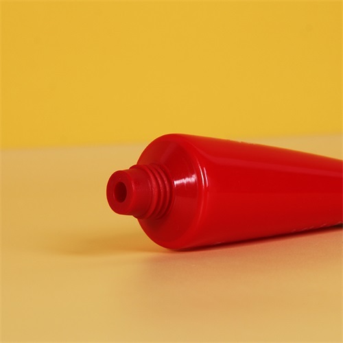 1oz Red Cosmetic Squeezeable Facial Cleaner Tube Customized LOGO D30mm