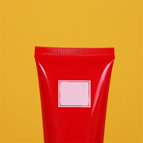 1oz Red Cosmetic Squeezeable Facial Cleaner Tube Customized LOGO D30mm