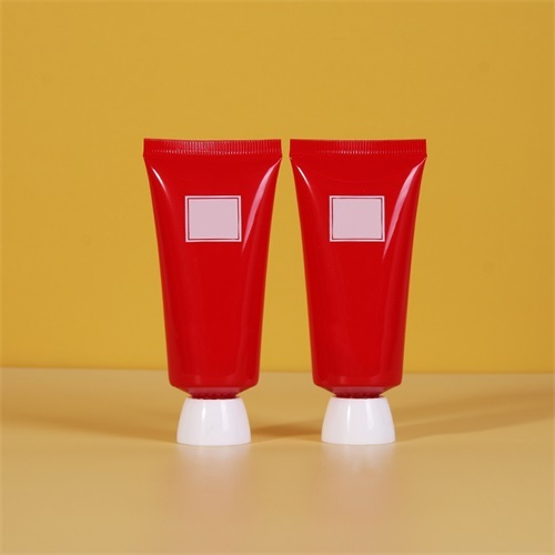 1oz Red Cosmetic Squeezeable Facial Cleaner Tube Customized LOGO D30mm