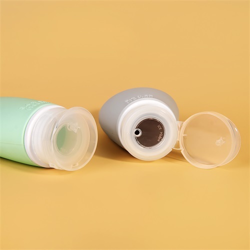 Wholesale Portable Silicone Plastic Shampoo Bottle Travel Size Toiletries Container with Flip Cap 100ml