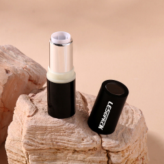 Wholesale Cylindrical black Lipstick tube empty lip balm container for makeup