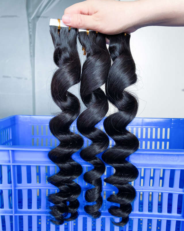 iqueenla High Quality Mink Hair Loose Wave Tape In Extension