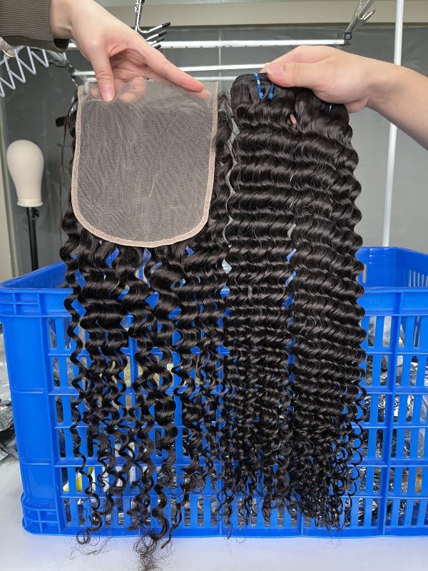 iqueenla Deep Wave 15a Virgin Hair 3 Bundles with 5x5 Transparent Lace Closure