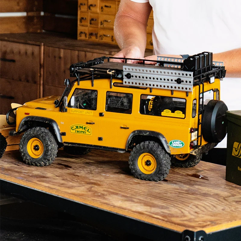 FMS FCX10 1/10 Land Rover Camel Trophy Edition RS Version 4WD Off