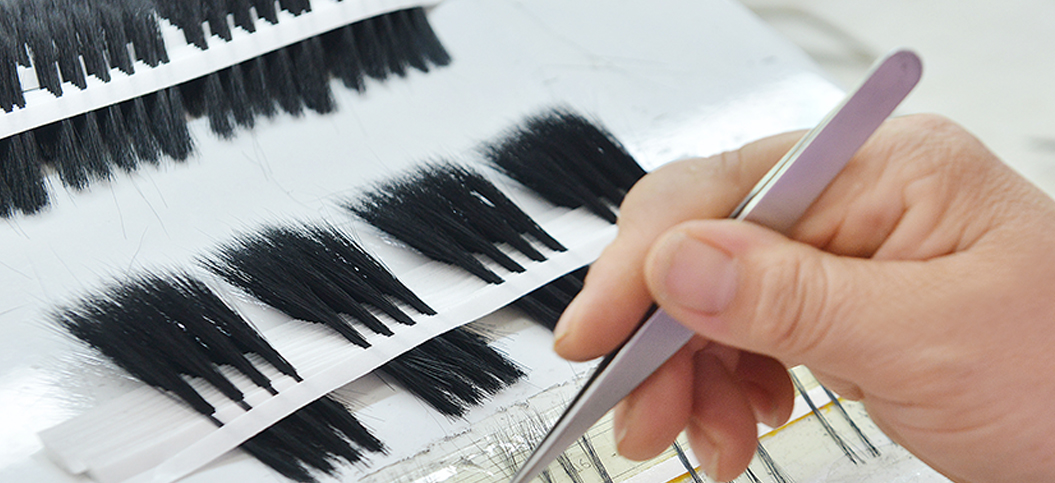 HOW TO MAKE EYELASHES