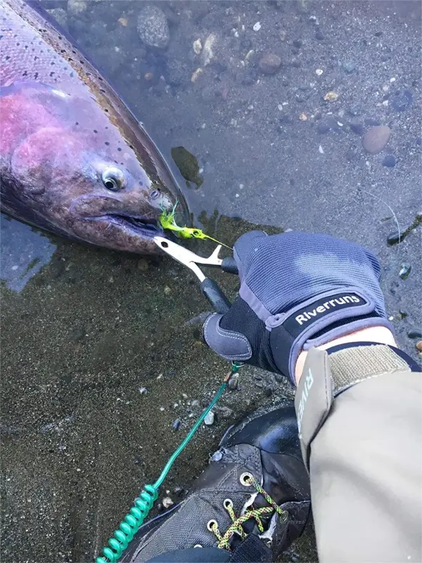 Riverruns Protective Fishing Gloves-Wearable Fingerless Fishing Gloves Men and Women Fishing Kayaking Paddling Cycling MTB.