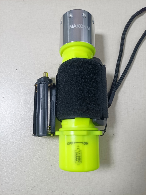 NAKCNM Diving Flashlight Under Water 80ft