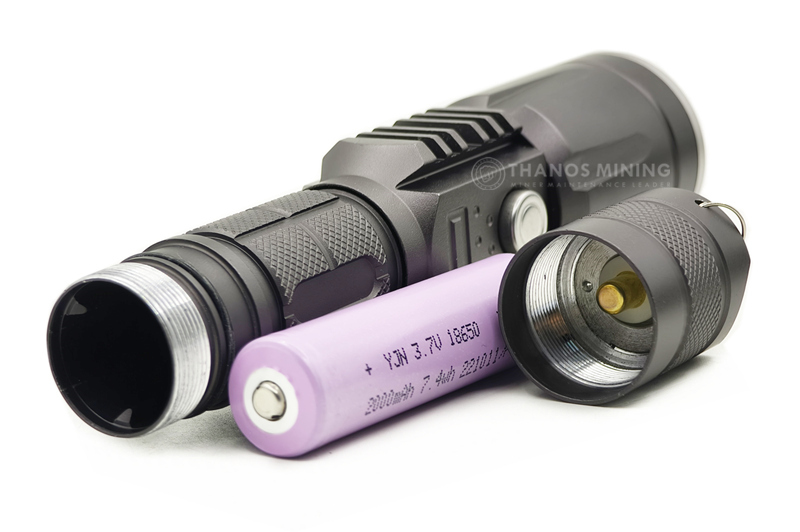Aluminum alloy lithium battery strong light flashlight