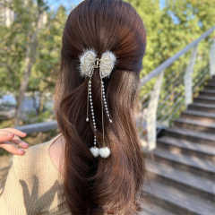 MJ02643 Elegant and lovely fluffy pearl clip