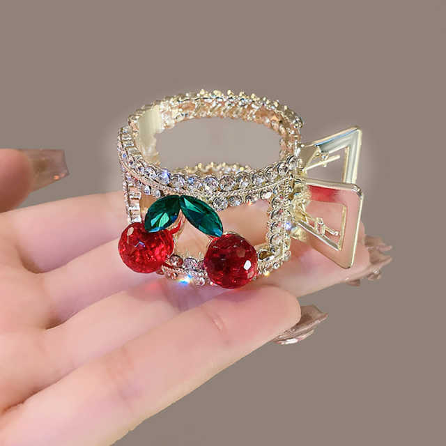 MJ03064 Cherry clip