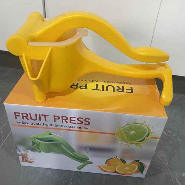 MH02168 အိမ်တိုင်းဆောင်ထားသင့်တဲ့ Juice Maker