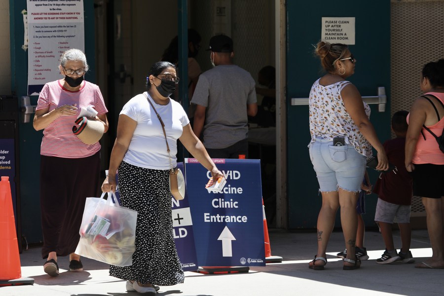 Cientos de estadounidenses siguen muriendo de COVID-19 cada día: ABC News