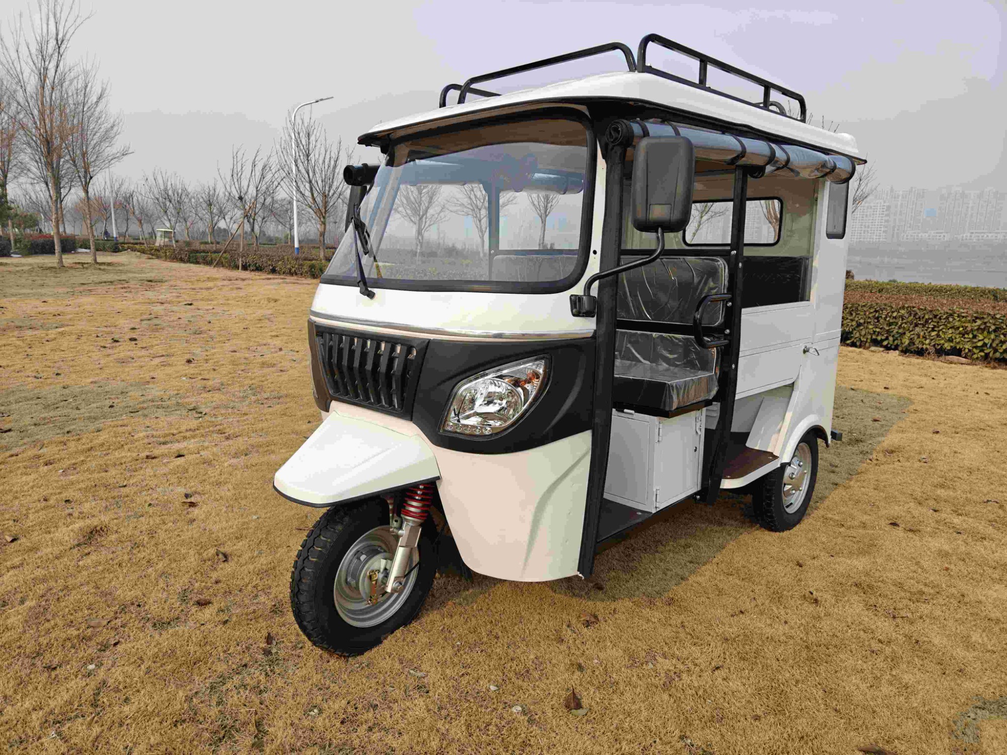 3kw-5kw Motor/Electric Taxi/Electric Three-Wheel Passenger Car