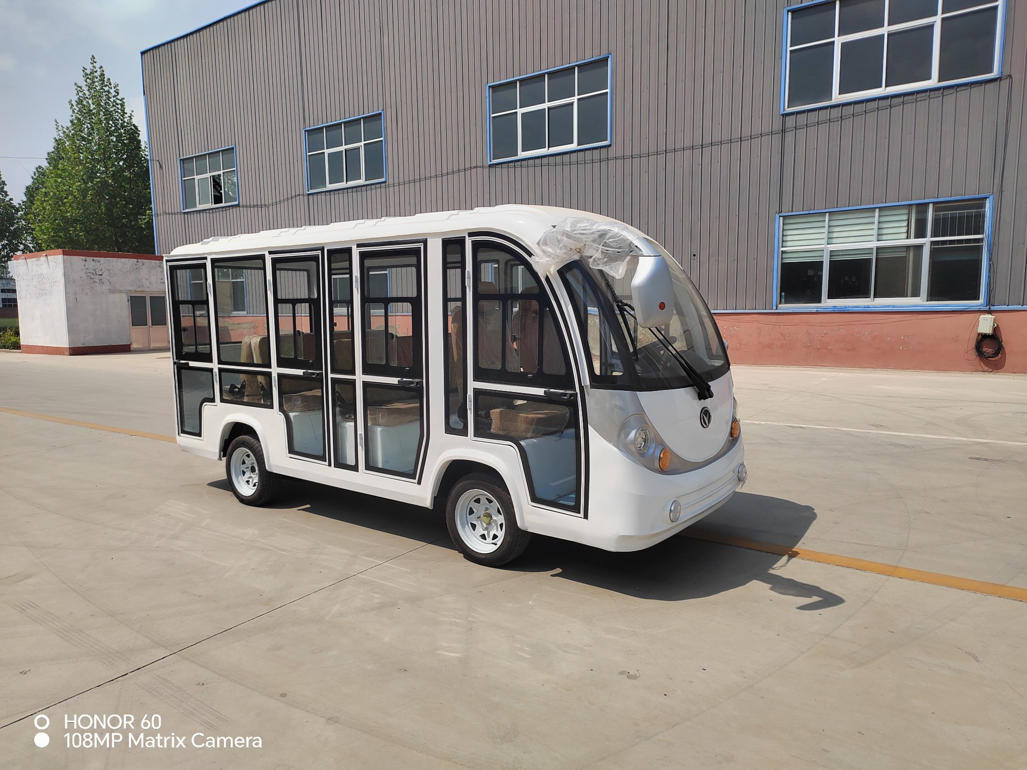 Luxury 11-Seater Electric Sightseeing Car with Full Glass Door/Sightseeing Shuttle Bus