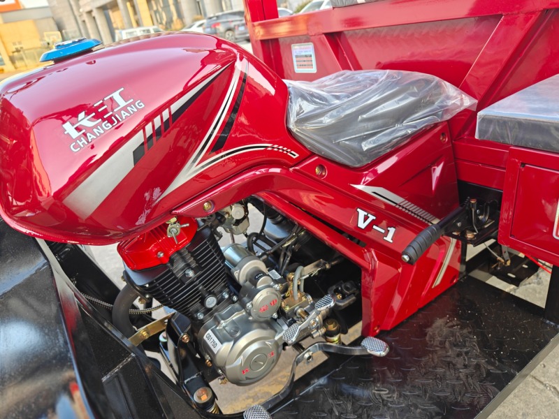 200CC single cylinder four stroke air cooled engine/freight tricycle
