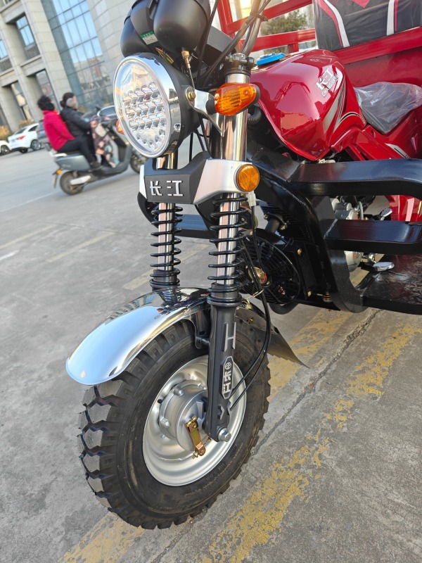 200CC single cylinder four stroke air cooled engine/freight tricycle