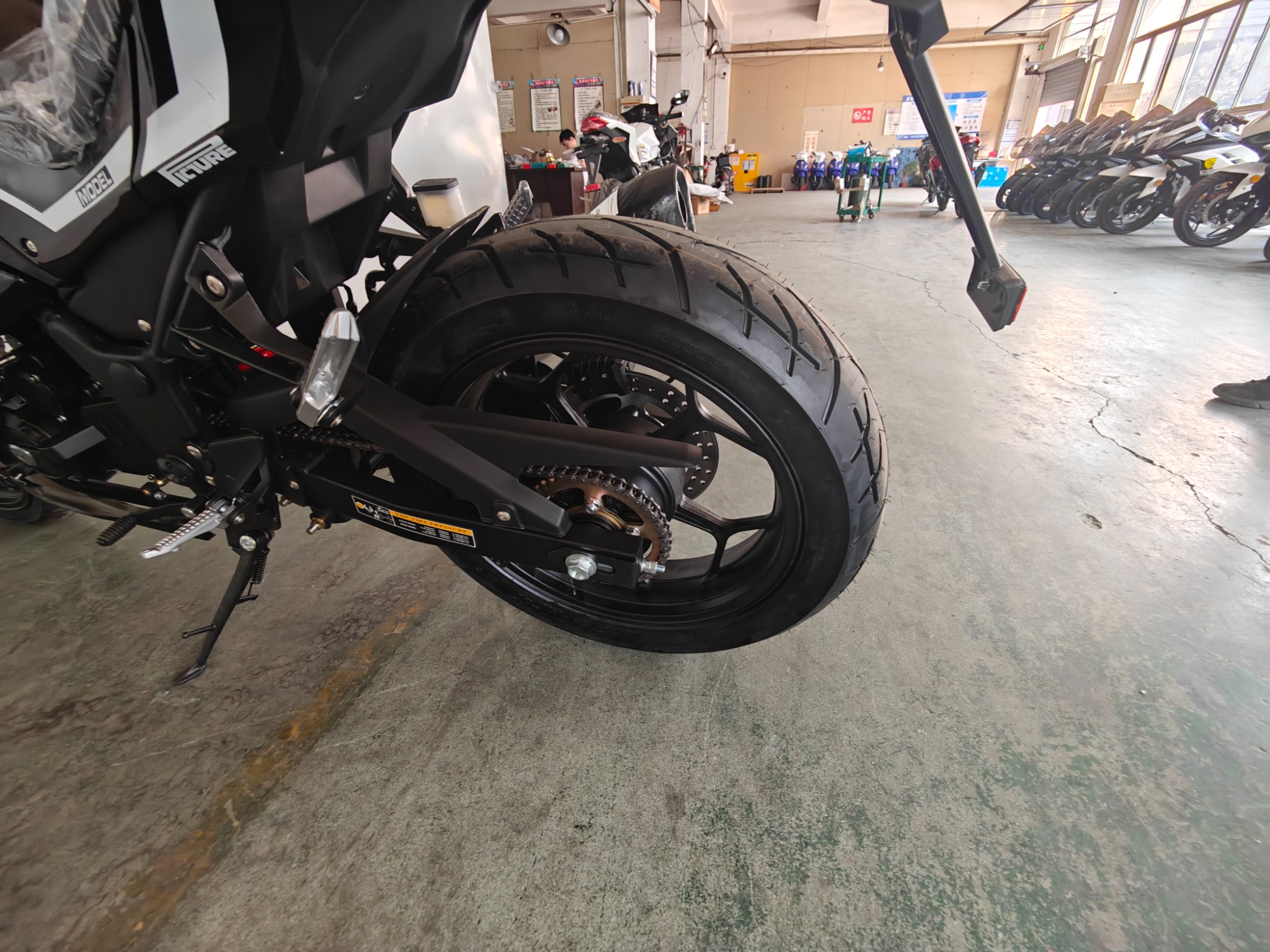 2024 Hot Selling Stylish Two-Wheeled Urban Motorcycle, Adult off-Road Vehicle