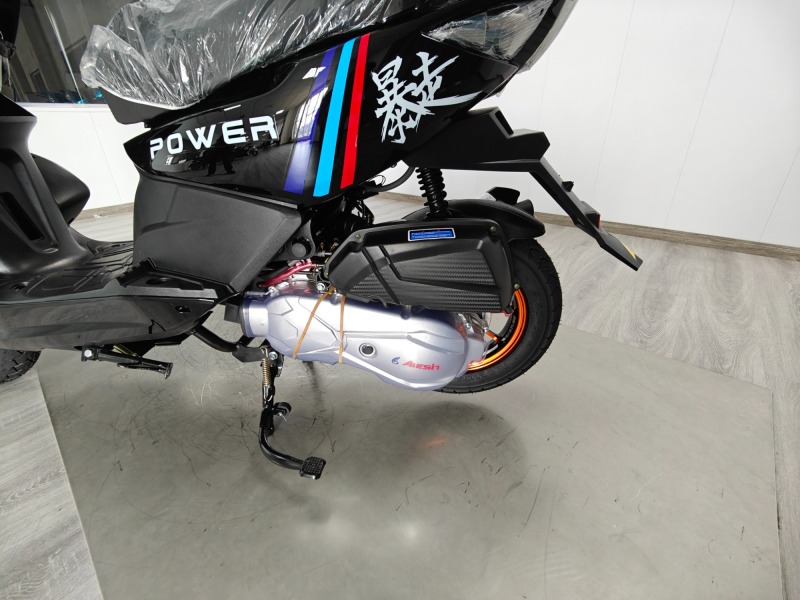 125cc Gasoline Motorcycle City Road Sports Motorcycle/Scooter