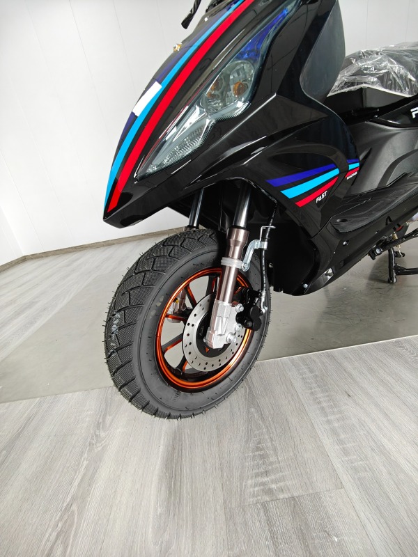 125cc Gasoline Motorcycle City Road Sports Motorcycle/Scooter
