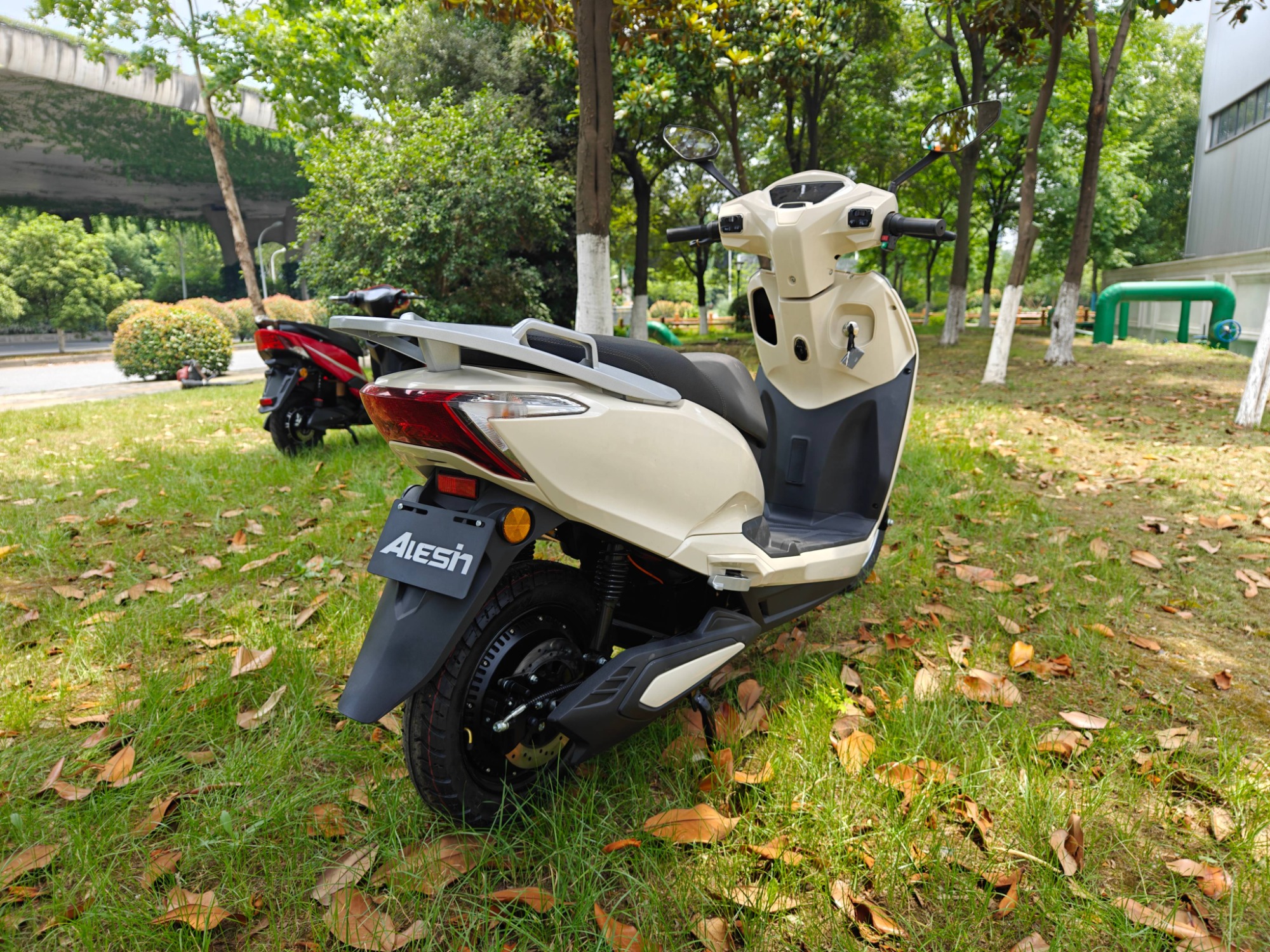 72V1200W Adult Electric City Bike Two Wheel Electric Scooter