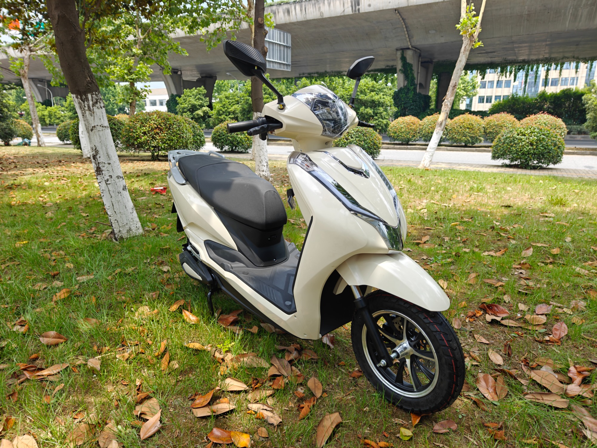 72V1200W Adult Electric City Bike Two Wheel Electric Scooter