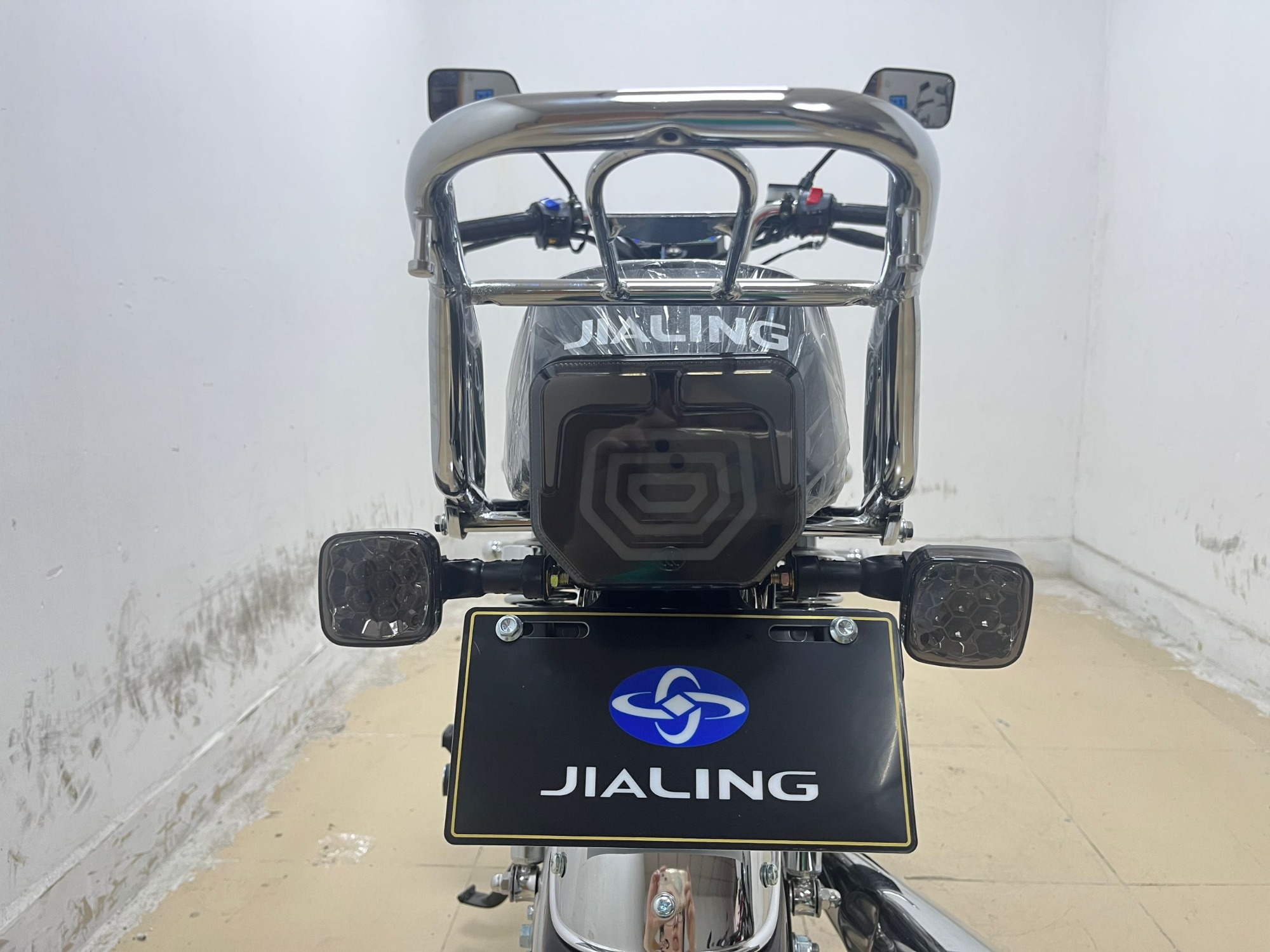 150cc Air-Cooled Small Gasoline Motor Vehicle, Urban Commuting Red Two-Wheeled Motorcycle