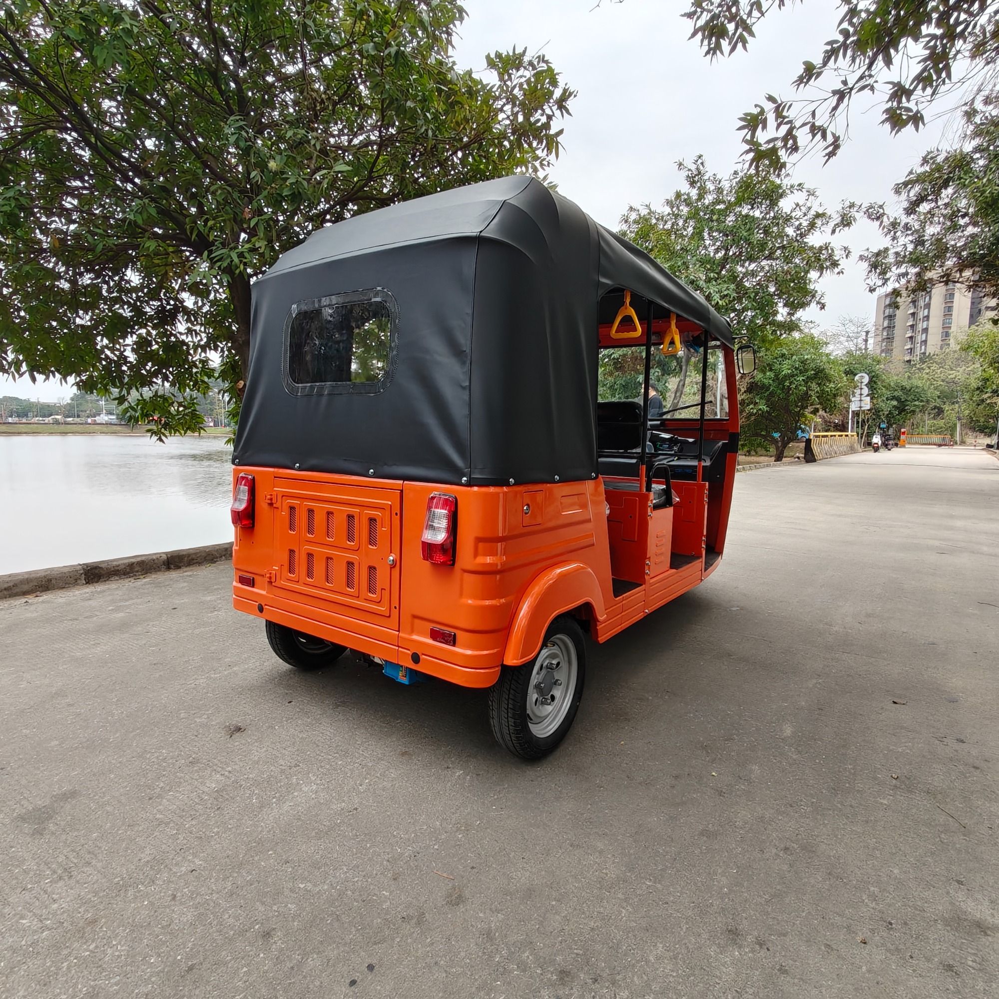 2025 Cj-Dynasty 4000W Motor Electric Tuk Tuk Tricycle -9-Seat Version for Aldult