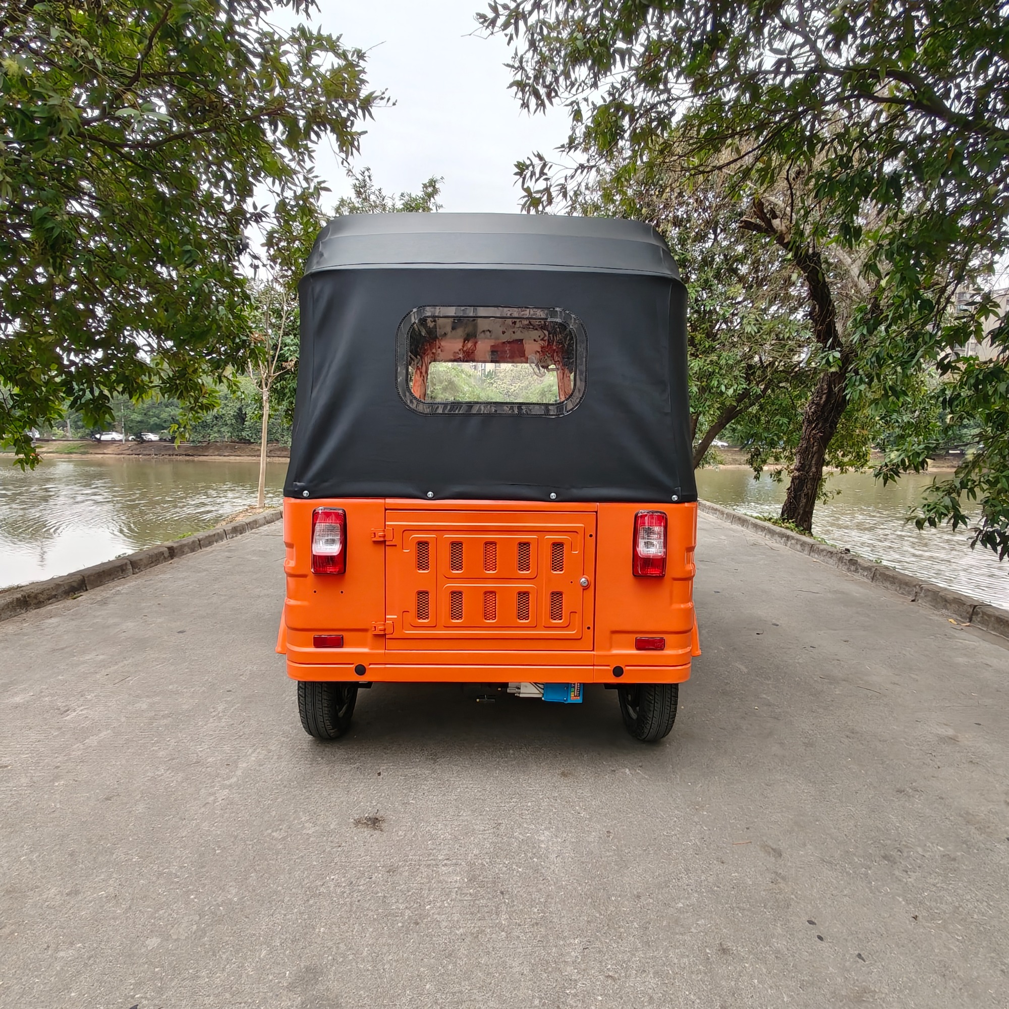 2025 Cj-Dynasty 4000W Motor Electric Tuk Tuk Tricycle -9-Seat Version for Aldult