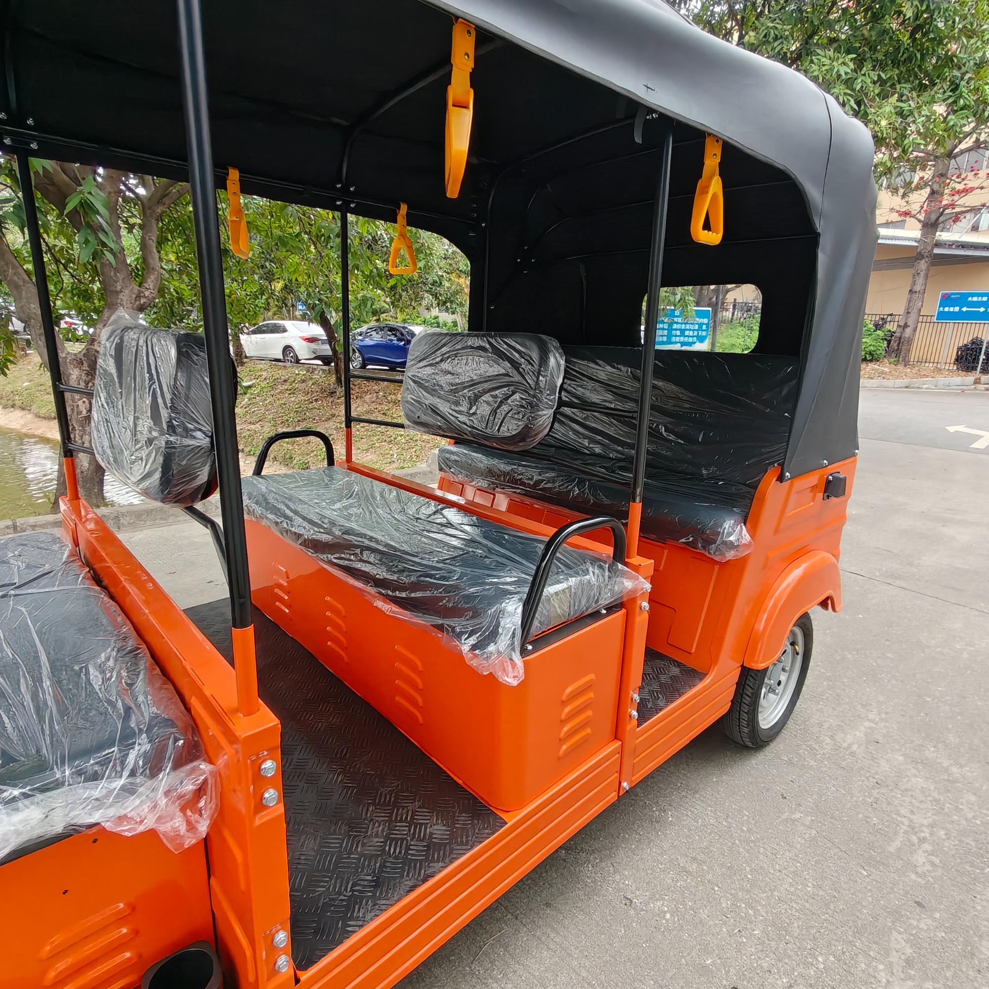 200cc Single Cylinder Water-Cooled Four-Stroke Gasoline Engine/Three-Wheel Passenger Tuk-Tuk/Three-Wheel Taxi