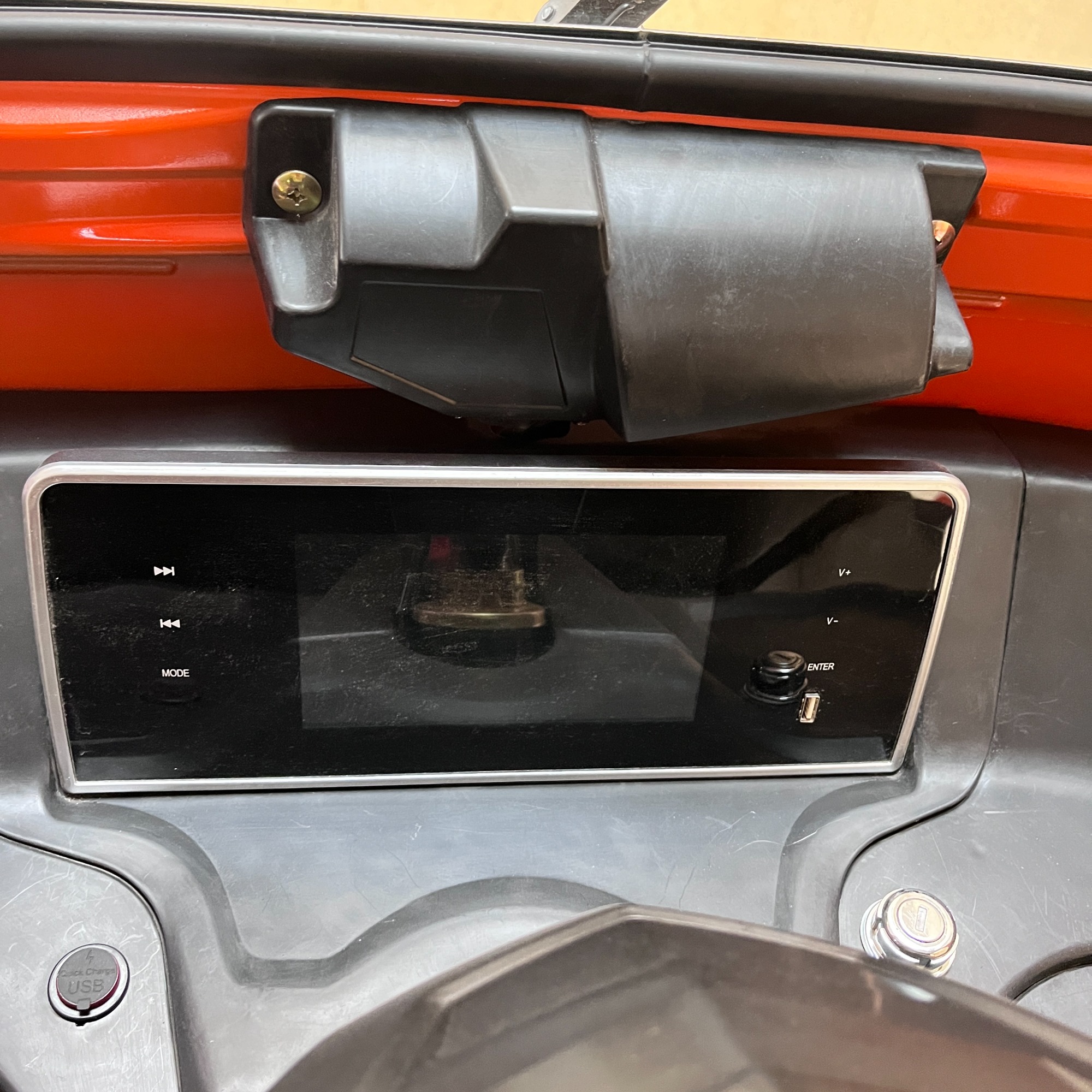 200cc Water-Cooled Engine Three-Wheeled Tuk-Tuk/Petrol Passenger Car