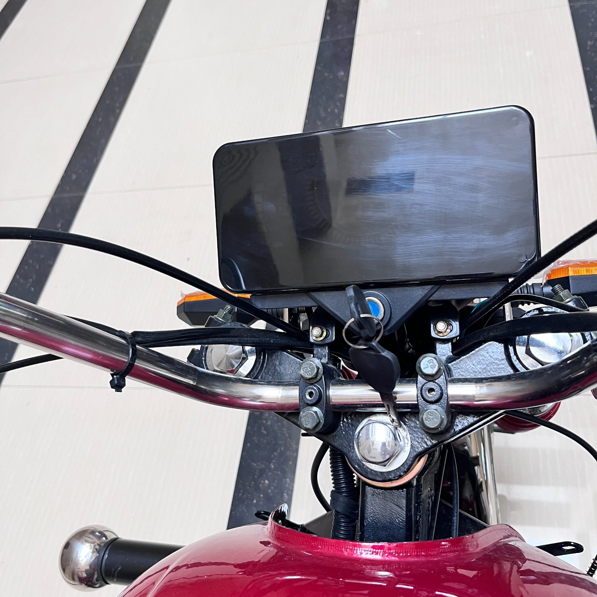 New 200cc Petrol Tricycle for Commercial Agricultural Transport with Large Storage Box