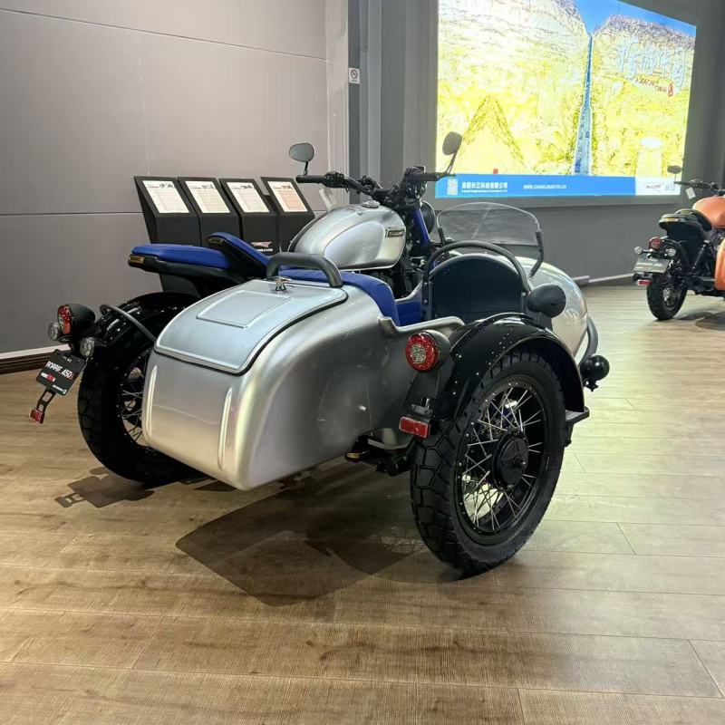 Affordable Travel and Delivery Sidecar Tricycle Two-seater 450cc Sidecar Tricycle with Customizable Colors