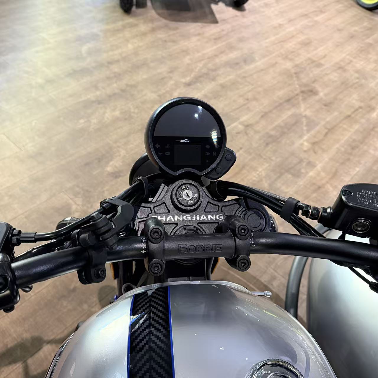 Affordable Travel and Delivery Sidecar Tricycle Two-seater 450cc Sidecar Tricycle with Customizable Colors
