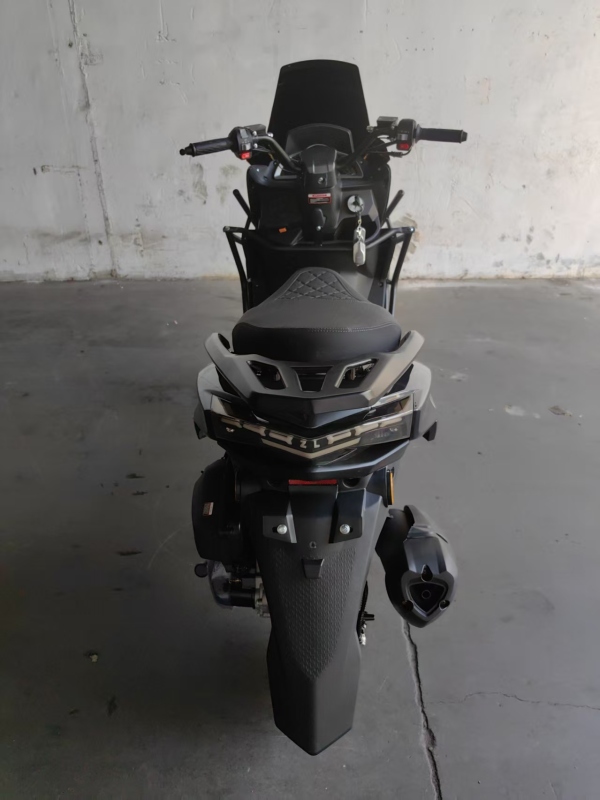 2026 Factory Direct Sales 150cc Stylish and Affordable Two-Wheeled Scooter