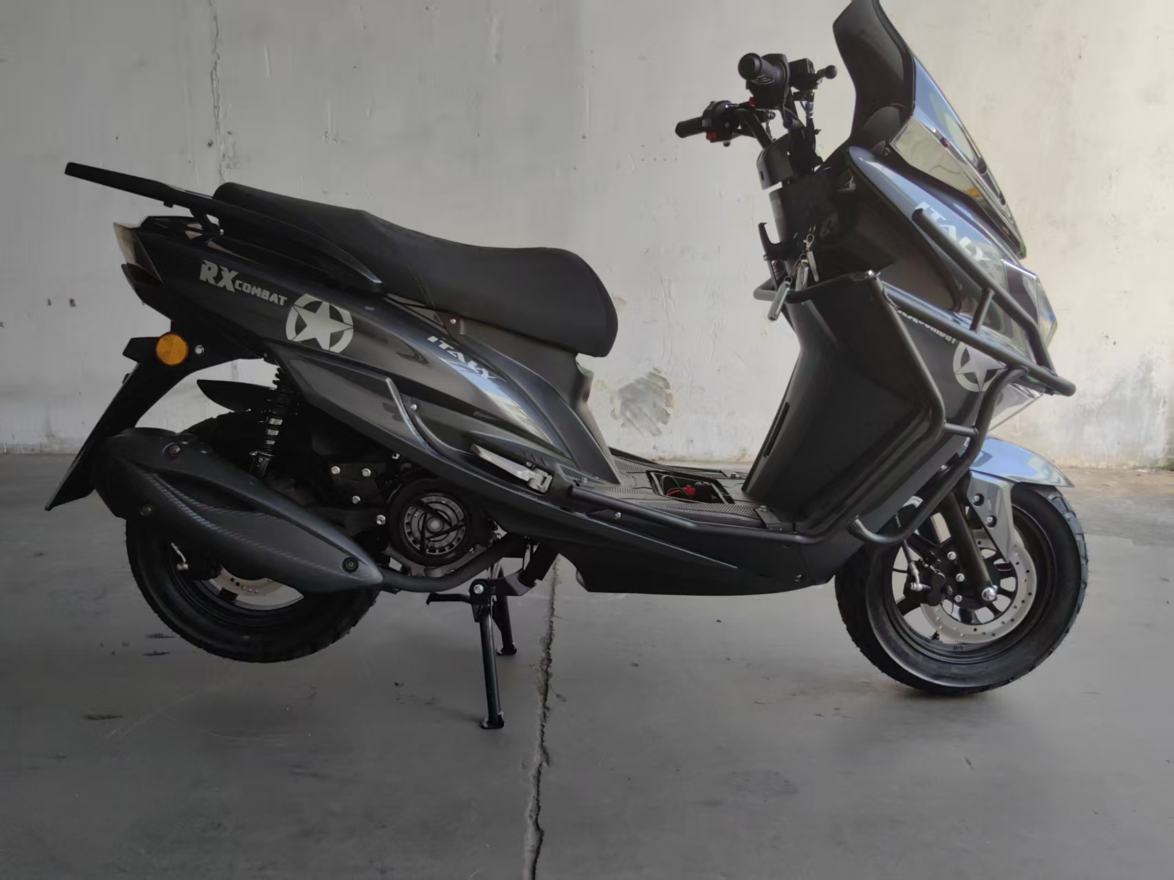 2026 Factory Direct Sales 150cc Stylish and Affordable Two-Wheeled Scooter