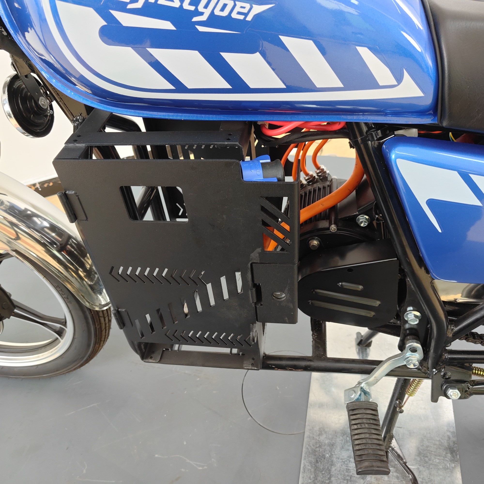 Popular Urban Electric Two-Wheeled Motorcycles, Equipped with a 72V 50ah Lithium Battery