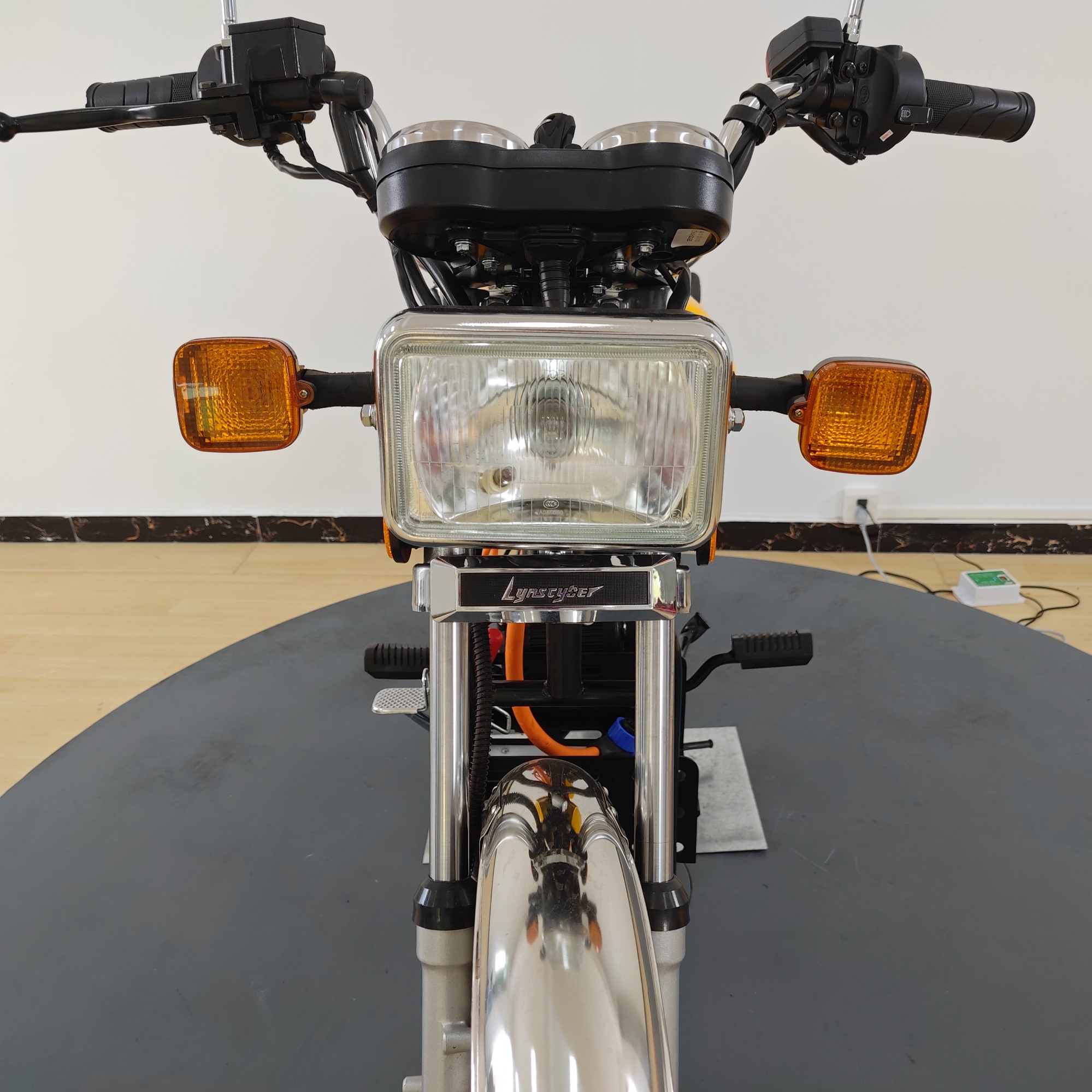 72V 50ah Lithium Battery Two-Wheeled Electric Motorcycle, Equipped with a 3000-4000W High-Power Motor.