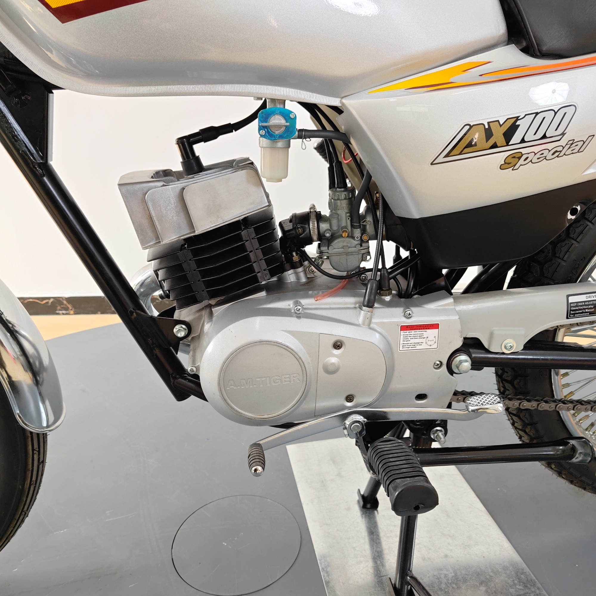 2026 Bestselling Gasoline-Powered Two-Wheeled Adult Passenger Motorcycle, Suitable for All Road Conditions