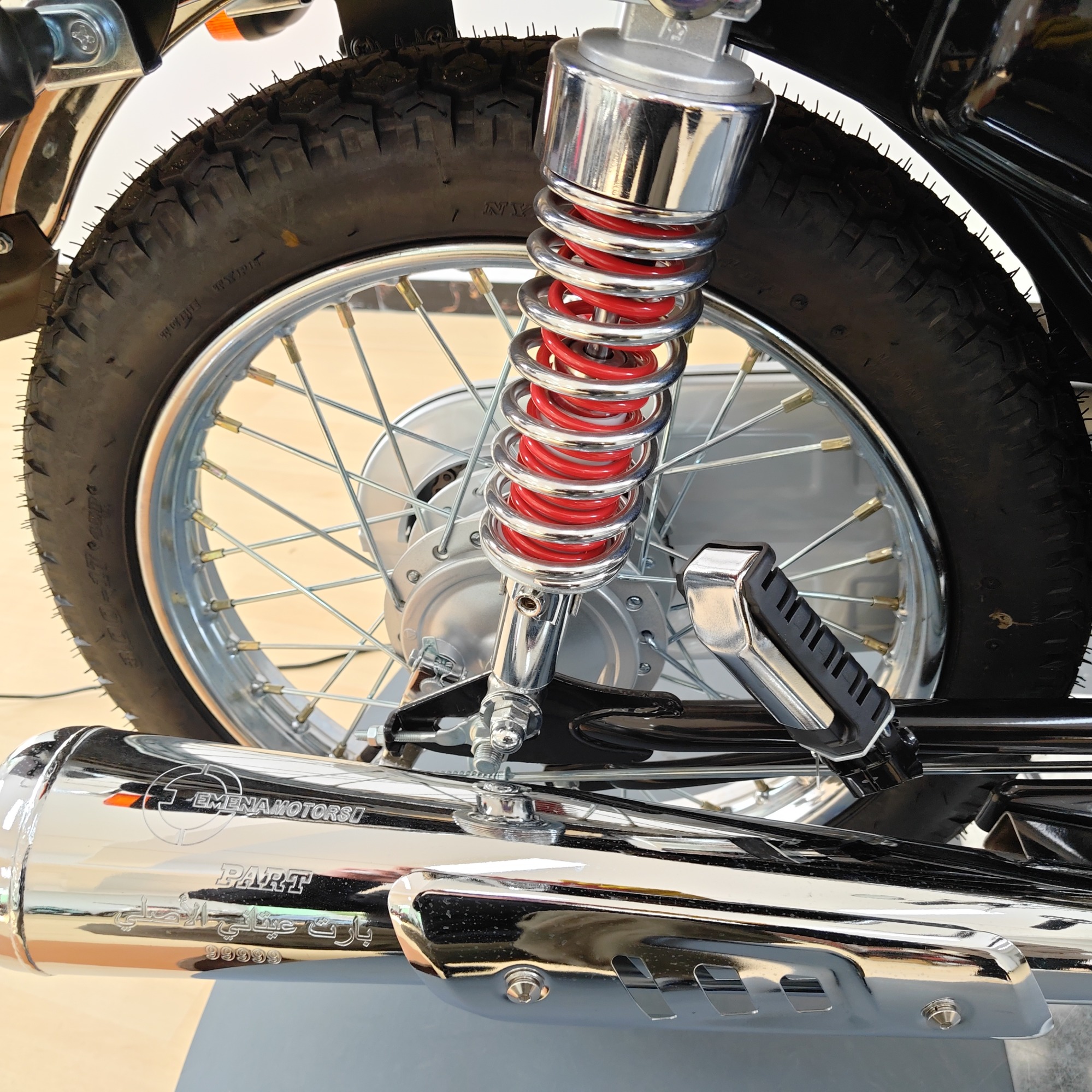 Factory Direct Sales of 125cc Two-Wheeled Fuel-Assisted Light Motorcycle