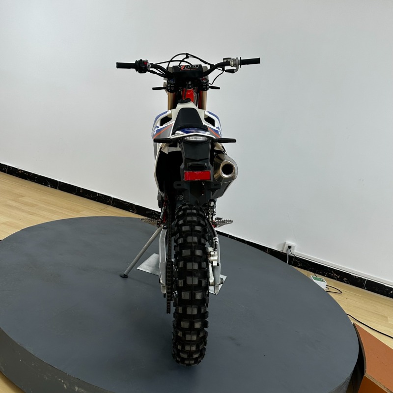 250cc High-Performance off-Road Racing Motorcycle with a Top Speed of 90 Km/H
